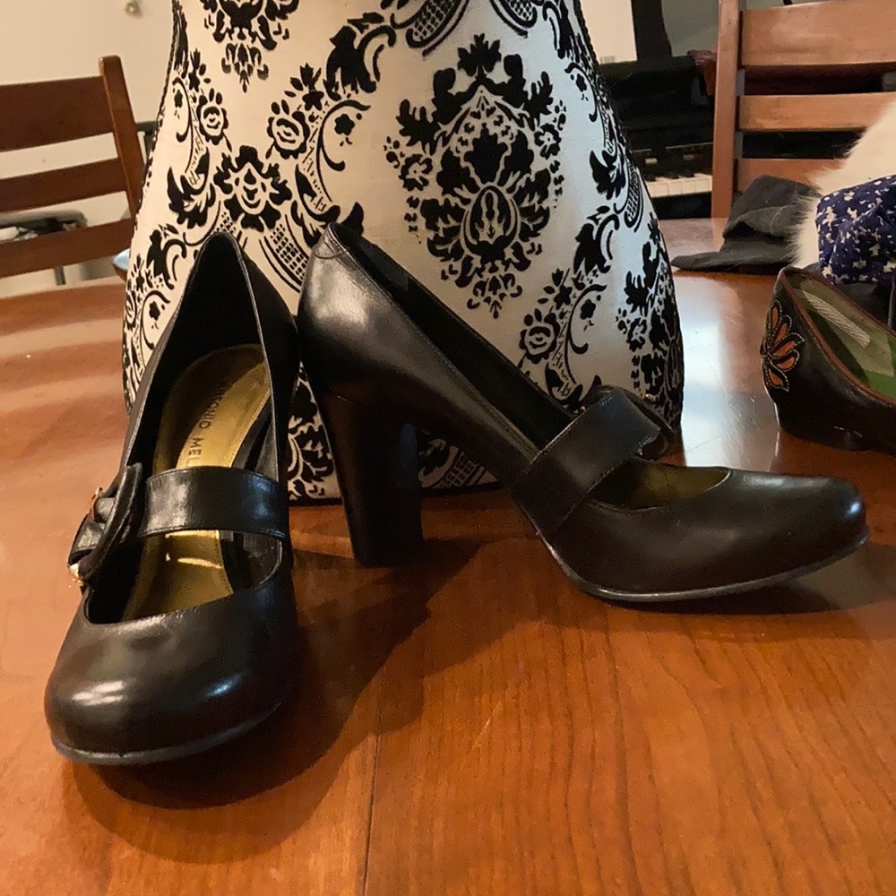 Antonio Melani black high heels Size 8.5